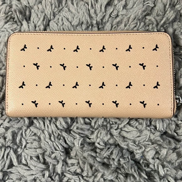 authentic, rare, hard to find coach perforated butterfly tote w/ matching wallet - Picture 10 of 11